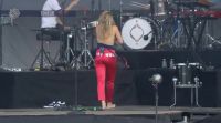 Tove Lo Flashes Her Tits On Stage At Lollapalooza In Chicago