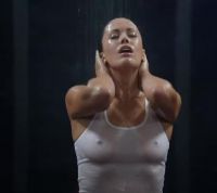 Sarah Armstrong Wet Tanktop Plot On Episodes