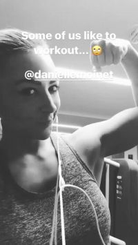 Summer Rae Shaking It
