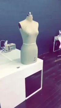 Who Wants Iggy Azalea To Twerk On His Cock While You Fuck Her Ass