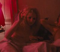 Juno Temple – Vinyl