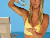 Sara Underwood Oiling Herself Up