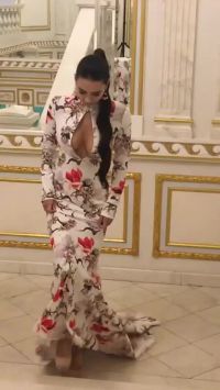 Photoshoot Backstage – 31 More Gifs In Comments –