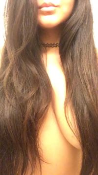 Peek-a-boob :o