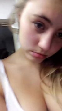 Lia Licking