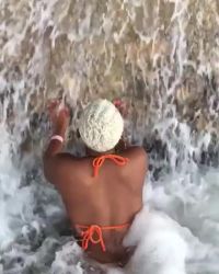 Now Here's Something I Could Watch All Day