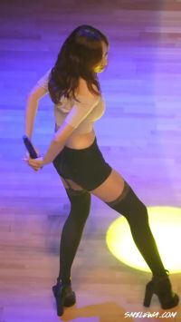 Moving Her Ass On Stage