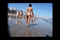 Hypnotizing Beach Walk