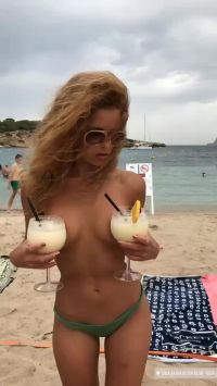 Julia Yaroshenko Happy Hour