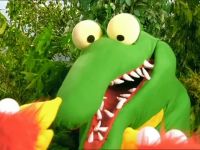HoRriFYinG FOotAgE Of AN AlLiGATor FiLliNg ITs BeLLy WItH InNoCEnt ANd CUte WiLdLIfe