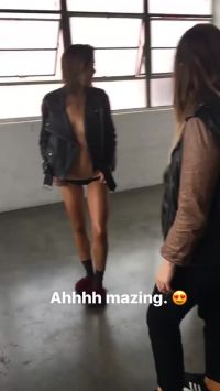 Alexis Ren Ass Flash