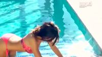 Why You Shouldn't Flip Your Oily Hair At A BBQ
