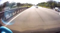 Singapur: Reckless Motorcyclist