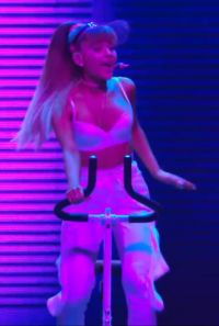 Bouncy Ariana Grande