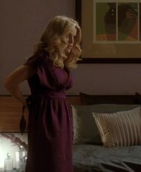Alice Eve Plot