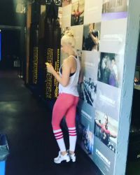 Maryse Shaking It