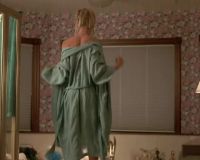Jaime Pressly Gets In The Tub