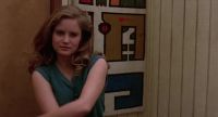 Jennifer Jason Leigh – MIC
