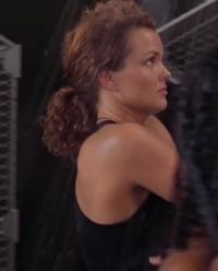Dina Meyer Plot From Starship Troopers