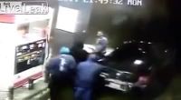 Guy With A Gun Kills Thief, Other 2 Escape