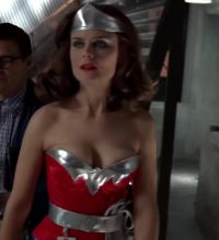 Emily Deschanel – Bones