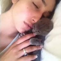HOT SLUT EATS PUSSY